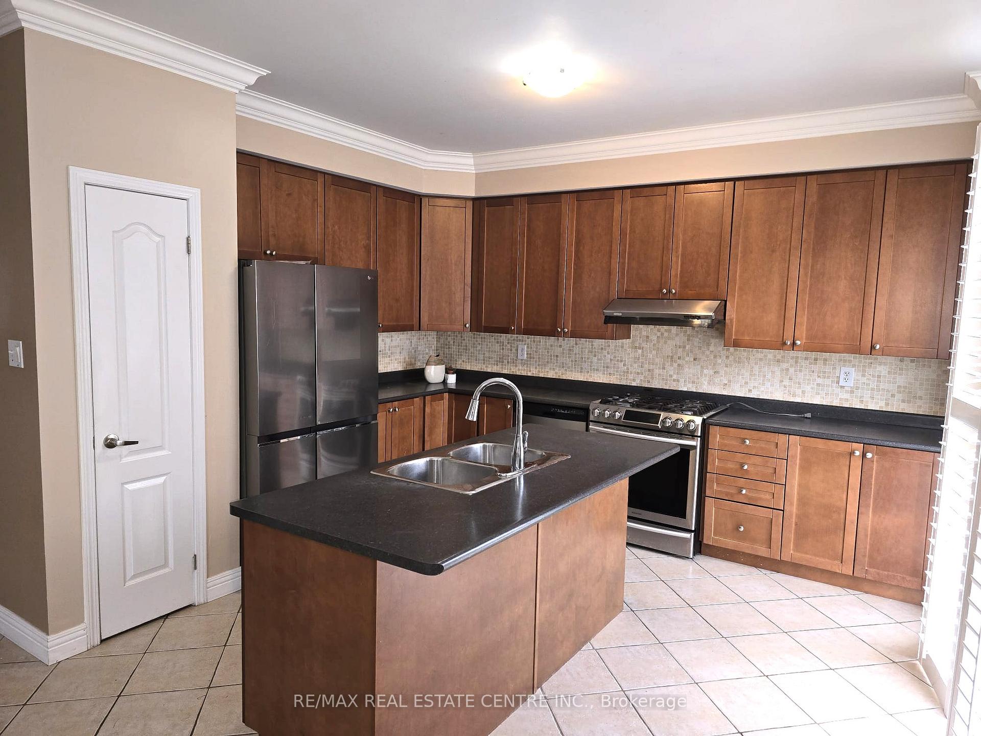 Photo 8 of 1399 Marshall Crescent, Milton, Beaty — HOMEH