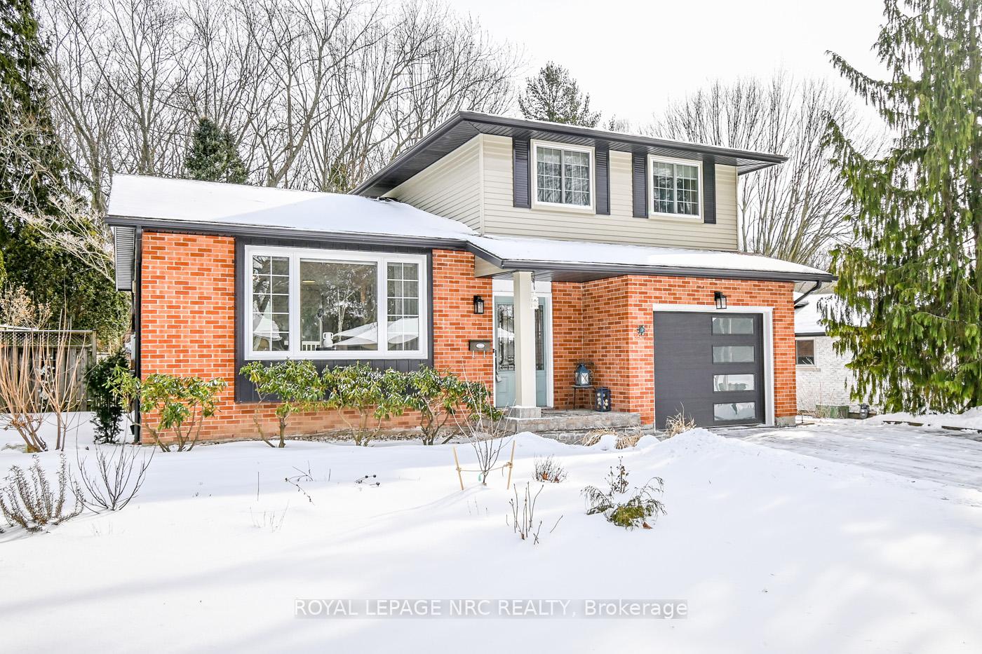 Photo 2 of 51 Spruceside Crescent, Pelham, Fonthill — HOMEH