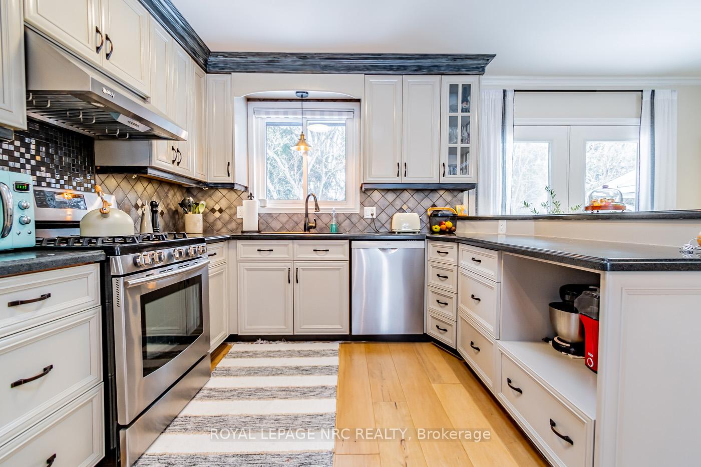 Photo 8 of 51 Spruceside Crescent, Pelham, Fonthill — HOMEH