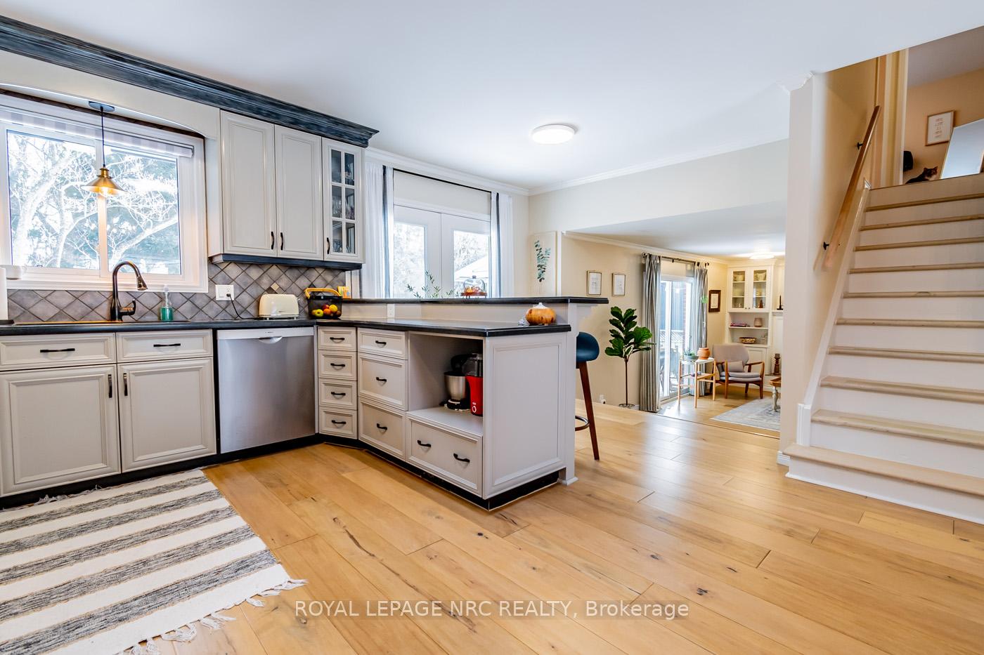 Photo 9 of 51 Spruceside Crescent, Pelham, Fonthill — HOMEH