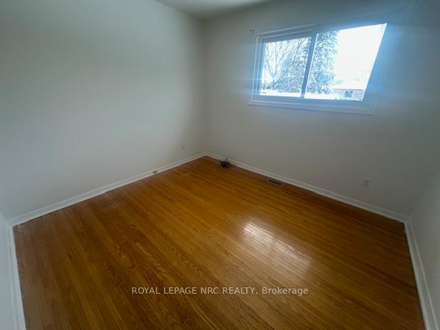 Photo 9 of 6645 Winston Street, Niagara Falls, Arad/Fallsview — HOMEH