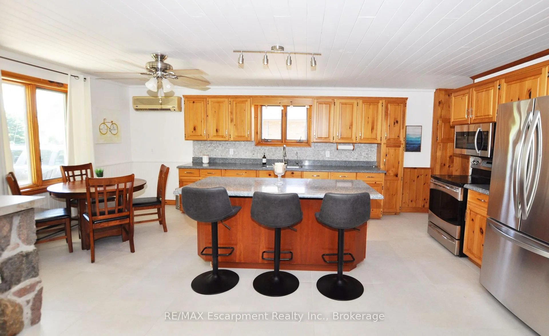 Photo 5 of 3 Howey Avenue, Norfolk, Long Point — HOMEH