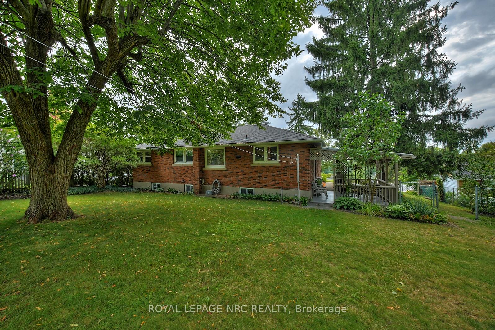 Photo 3 of 1340 Pelham Street, Pelham, Fonthill — HOMEH