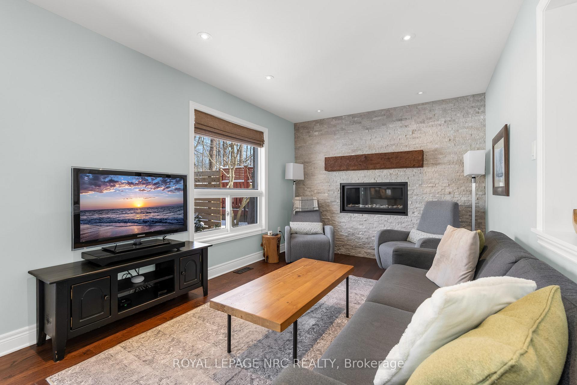 Photo 1 of 70 Woodside Square, Pelham, Fonthill — HOMEH