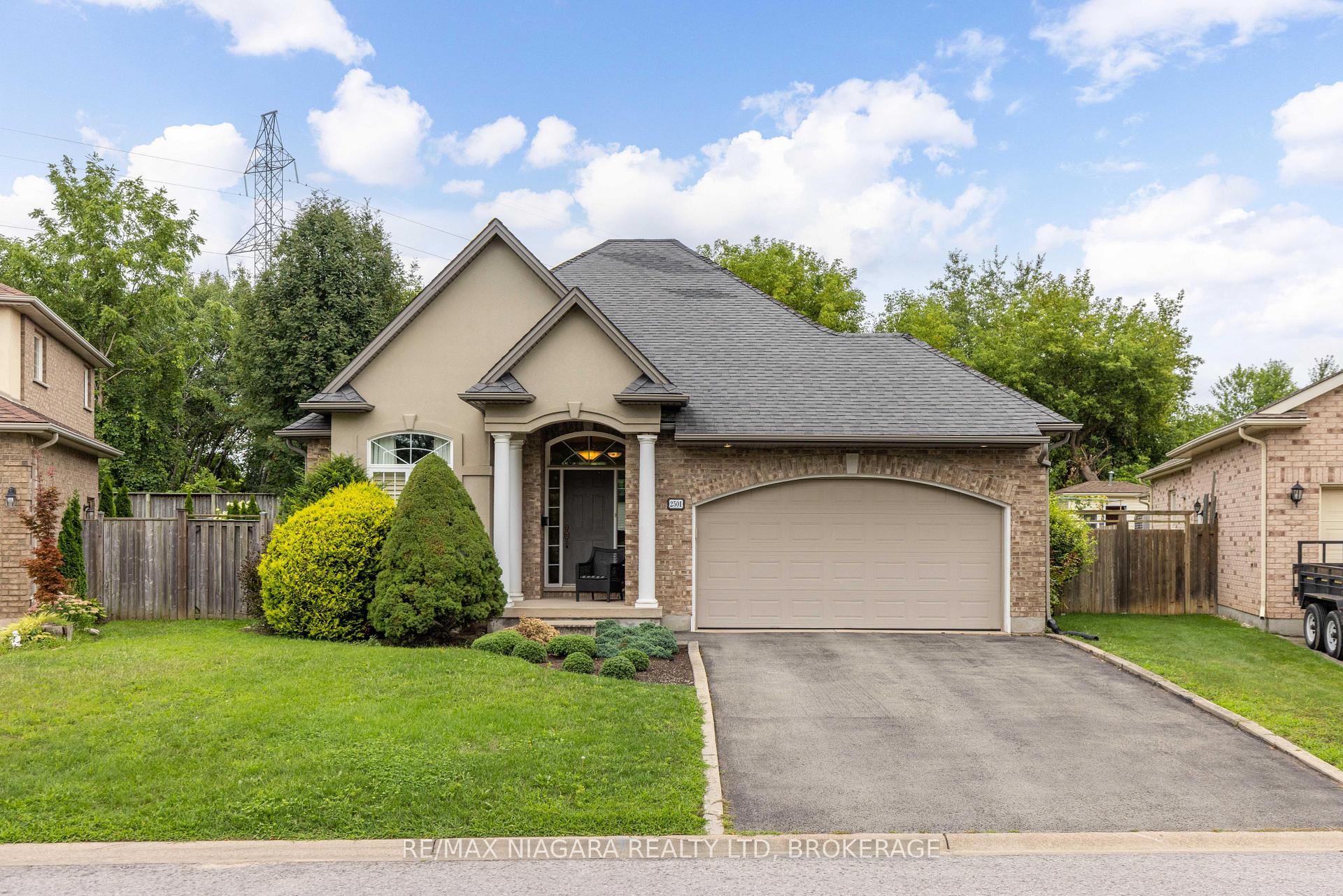 Photo 1 of 2501 Claude Avenue, Niagara Falls, Church's Lane — HOMEH