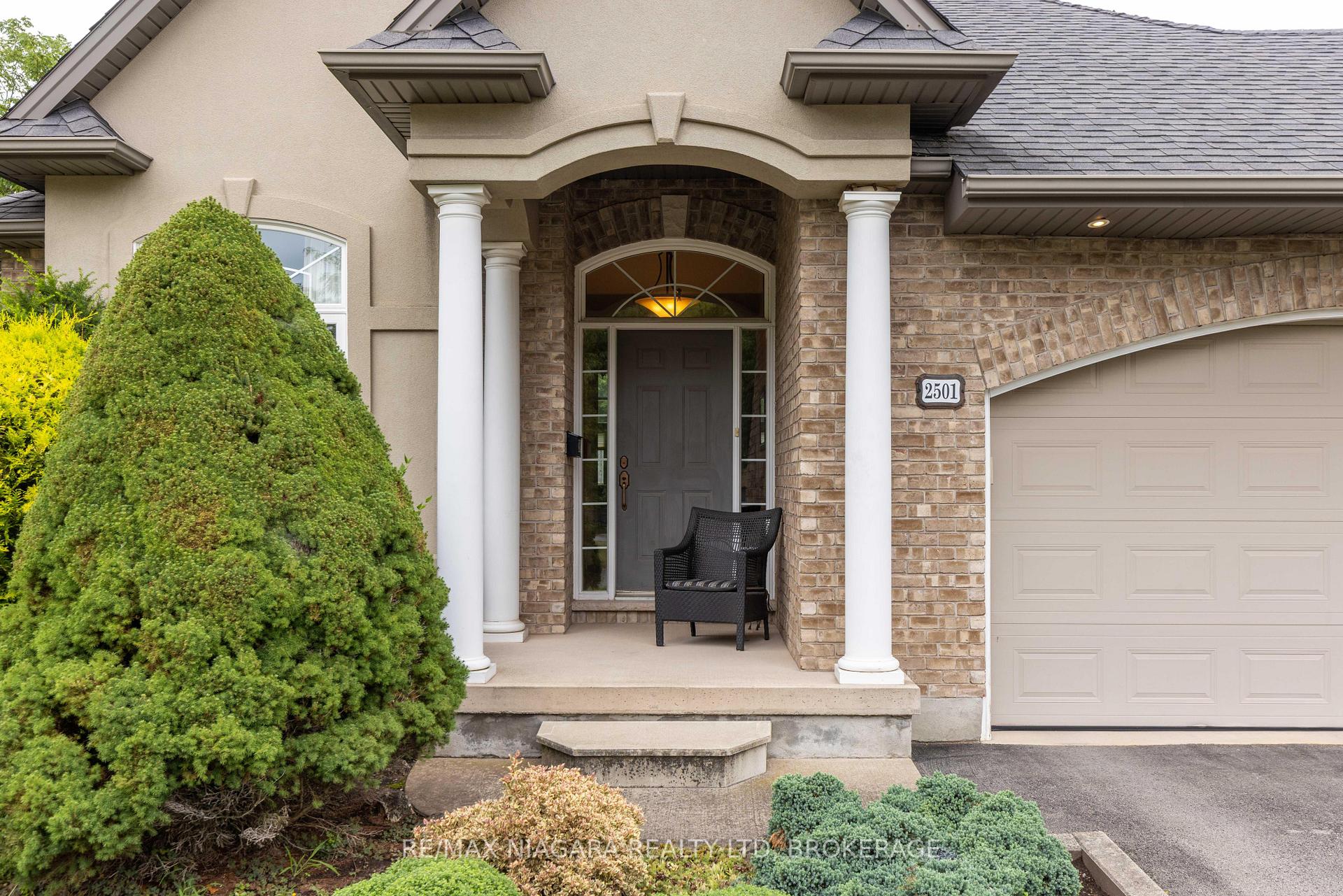 Photo 3 of 2501 Claude Avenue, Niagara Falls, Church's Lane — HOMEH
