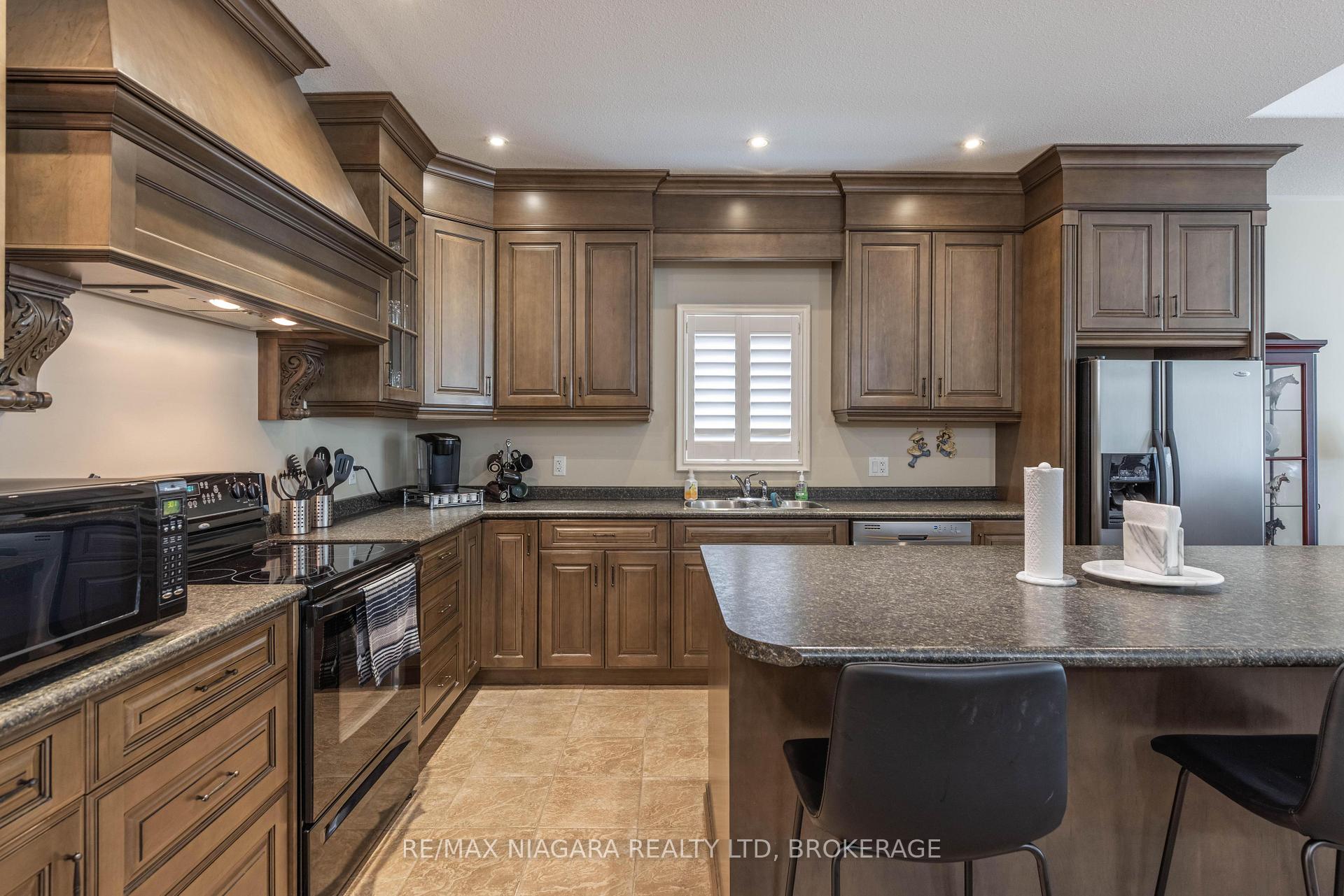 Photo 9 of 2501 Claude Avenue, Niagara Falls, Church's Lane — HOMEH