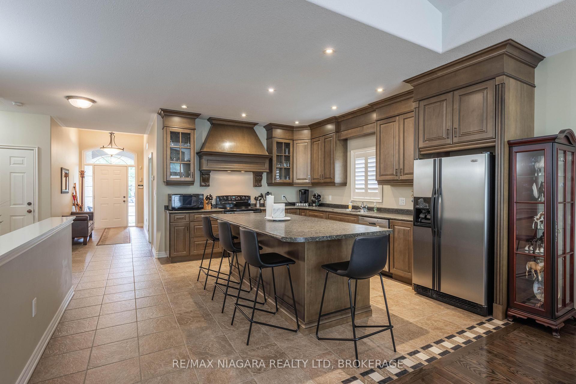 Photo 10 of 2501 Claude Avenue, Niagara Falls, Church's Lane — HOMEH