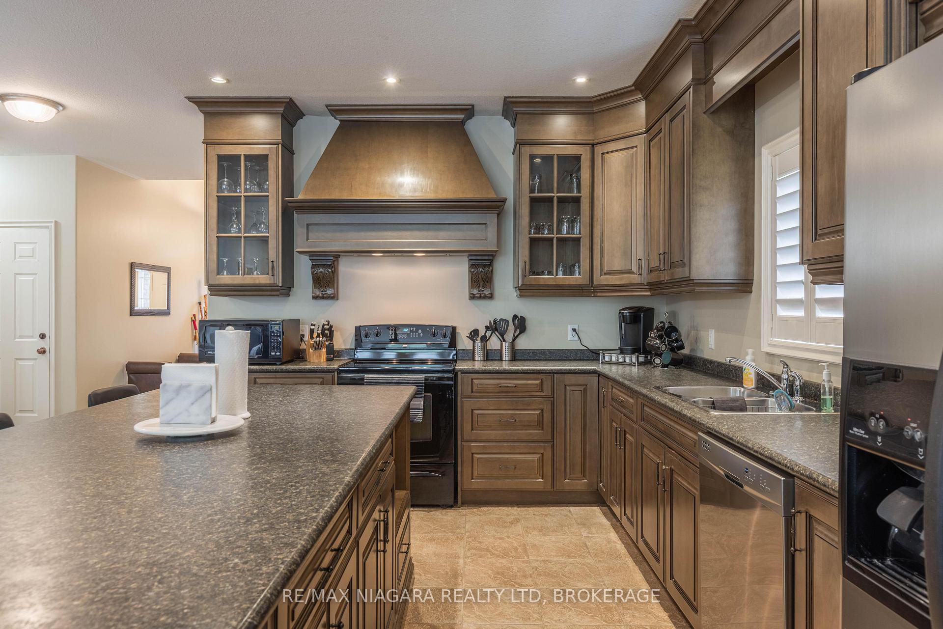 Photo 11 of 2501 Claude Avenue, Niagara Falls, Church's Lane — HOMEH