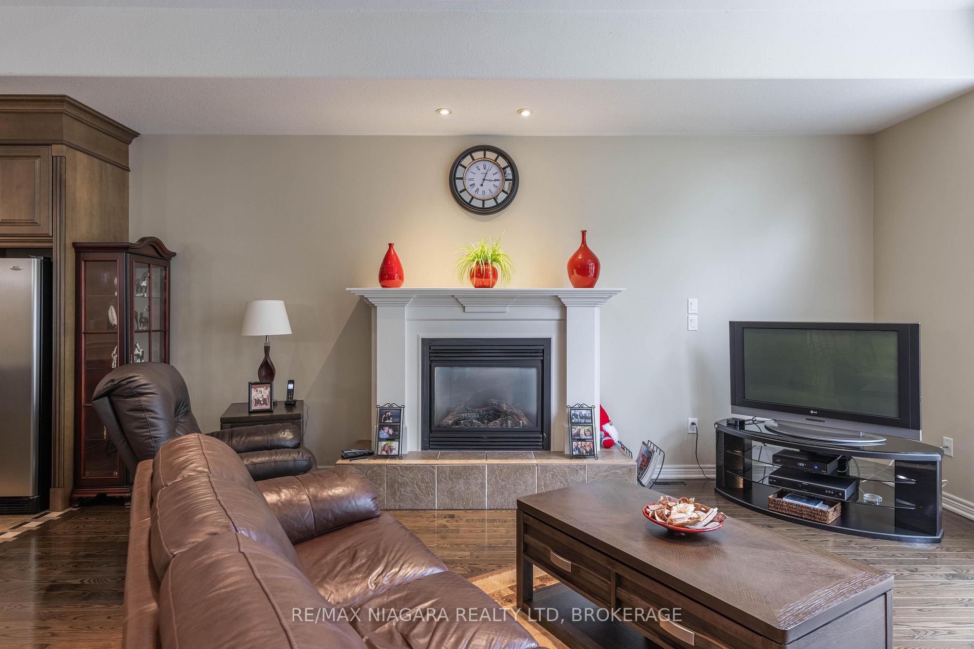 Photo 12 of 2501 Claude Avenue, Niagara Falls, Church's Lane — HOMEH