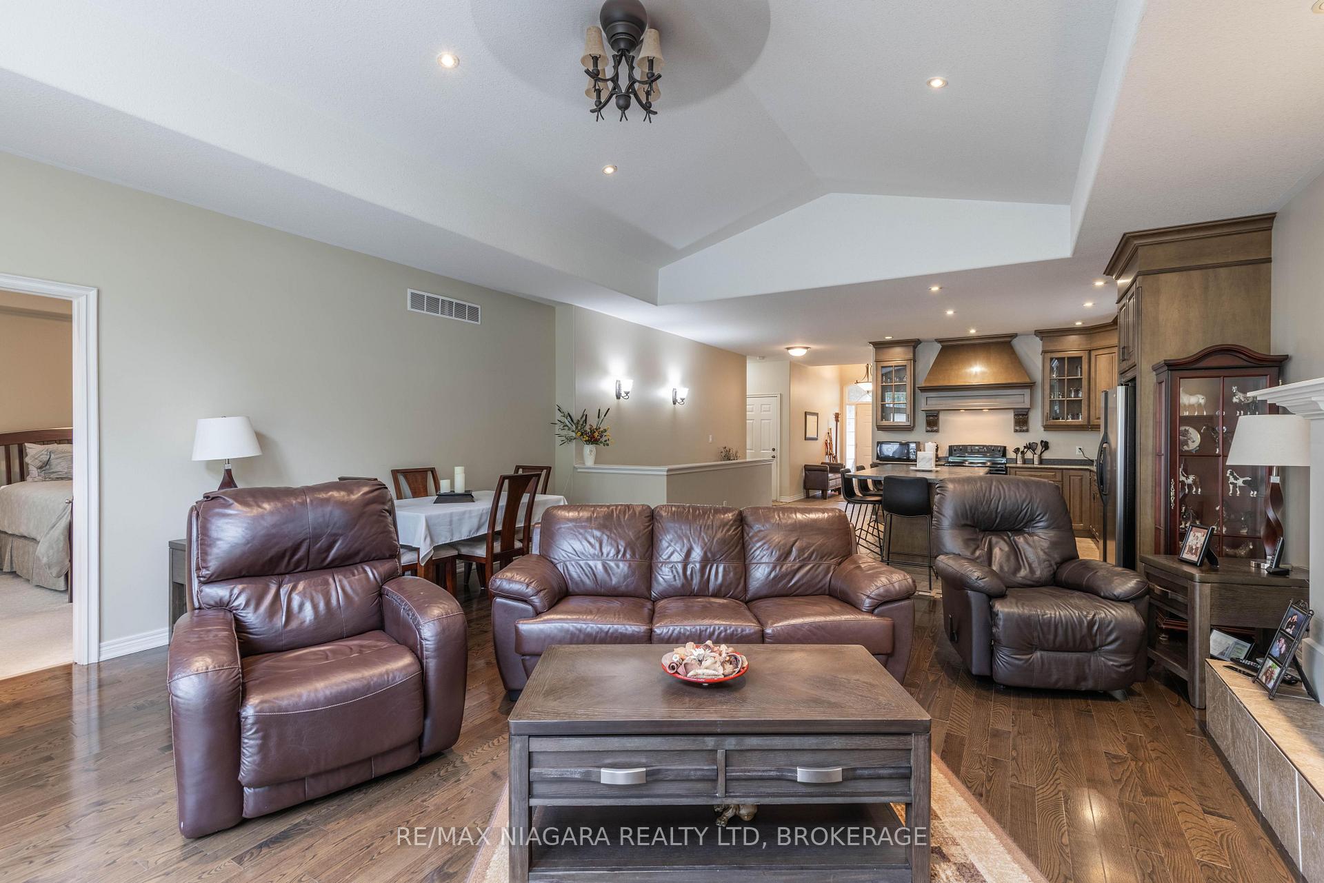 Photo 13 of 2501 Claude Avenue, Niagara Falls, Church's Lane — HOMEH