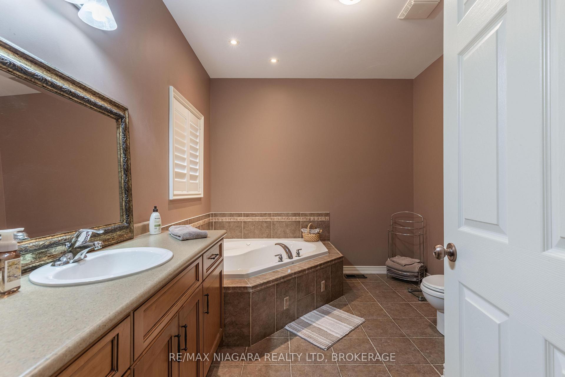 Photo 15 of 2501 Claude Avenue, Niagara Falls, Church's Lane — HOMEH
