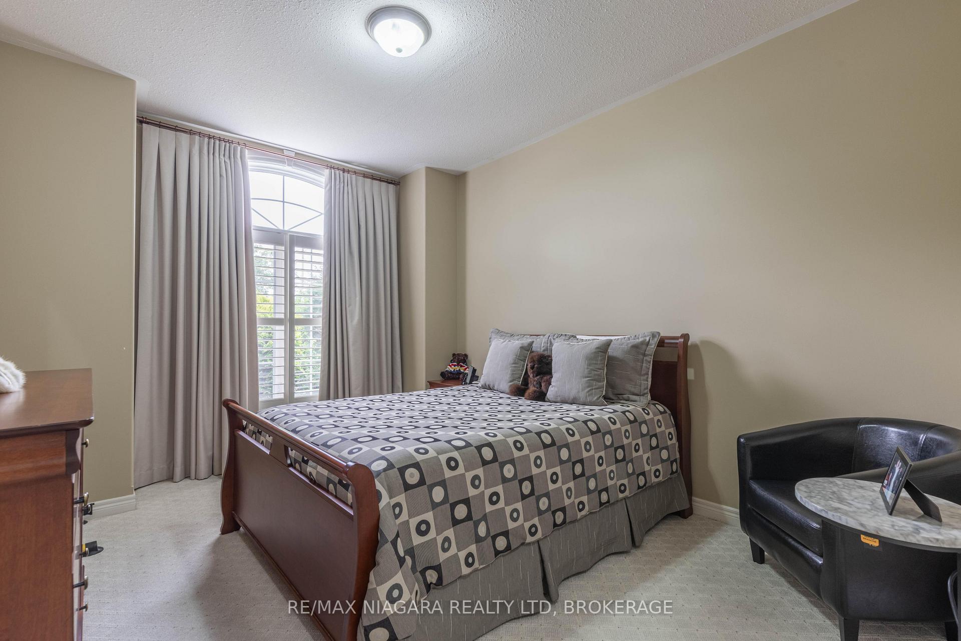 Photo 16 of 2501 Claude Avenue, Niagara Falls, Church's Lane — HOMEH