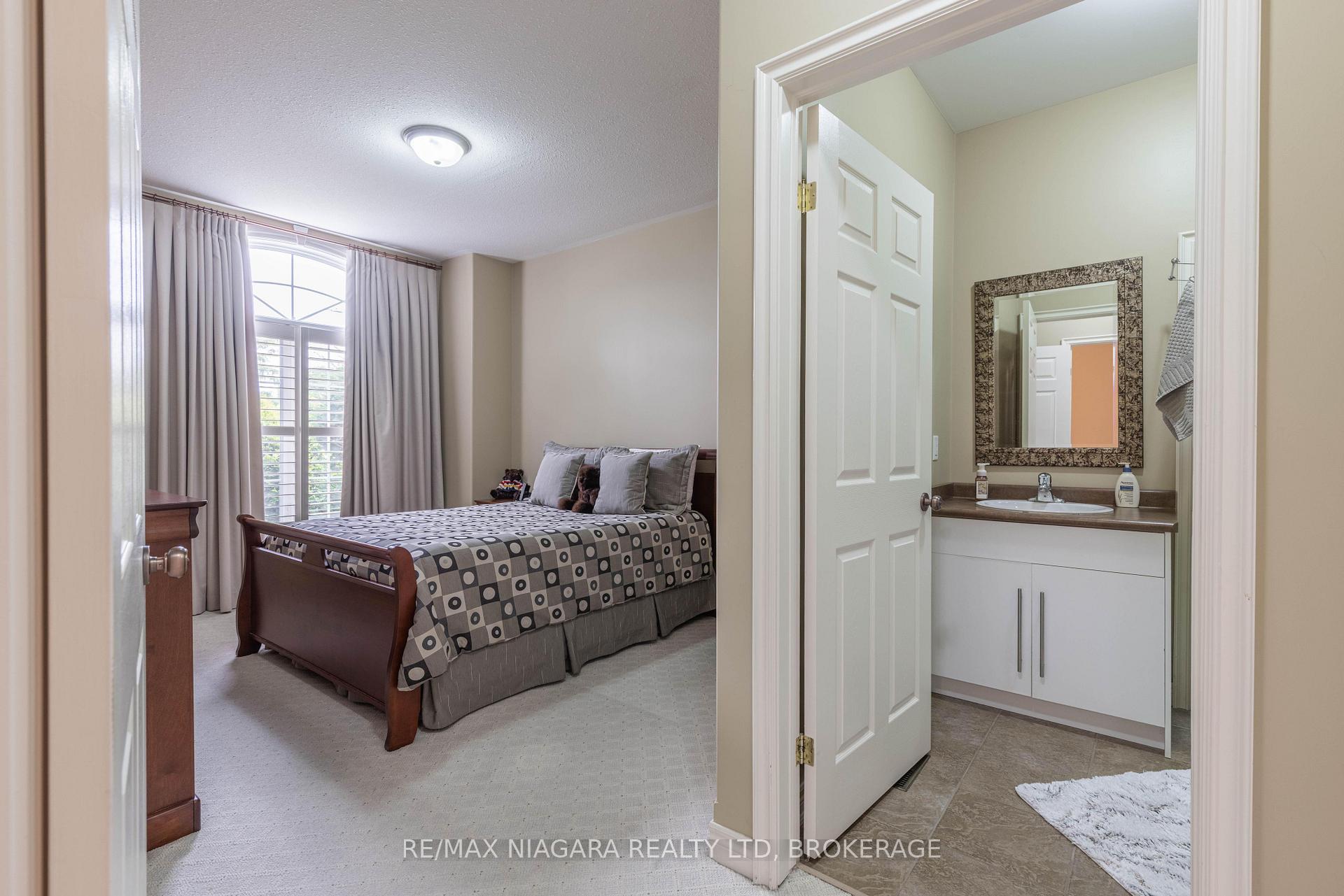 Photo 17 of 2501 Claude Avenue, Niagara Falls, Church's Lane — HOMEH