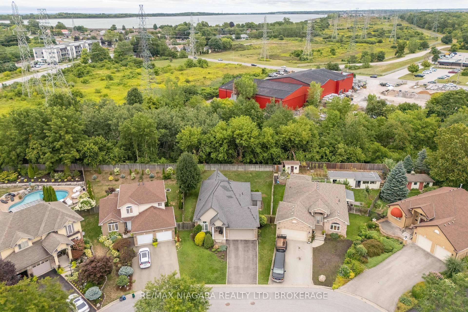 Photo 33 of 2501 Claude Avenue, Niagara Falls, Church's Lane — HOMEH