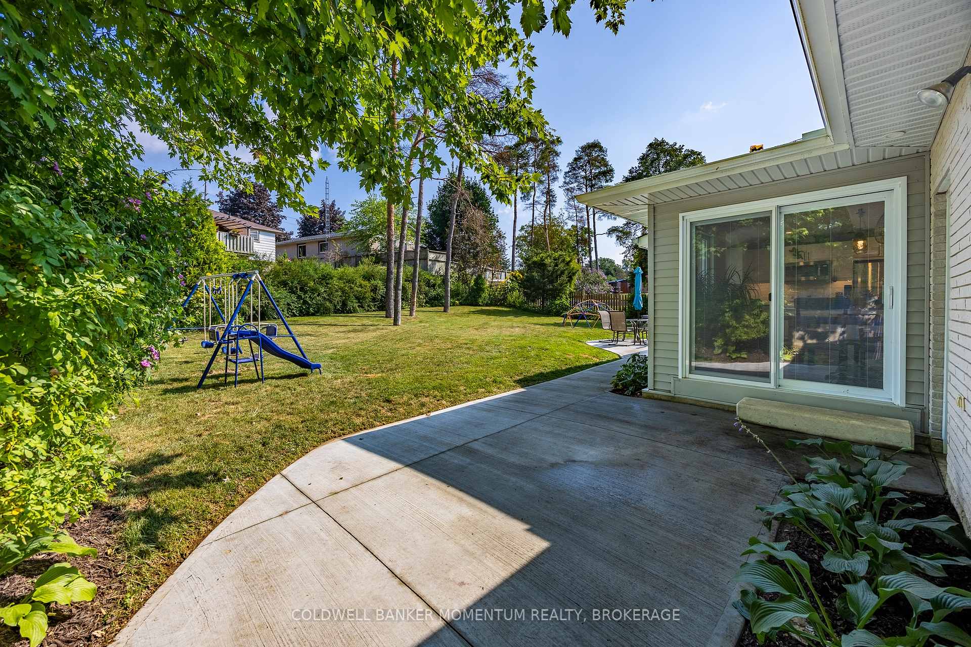 Photo 6 of 30 Ashton Drive, Norfolk, Simcoe — HOMEH