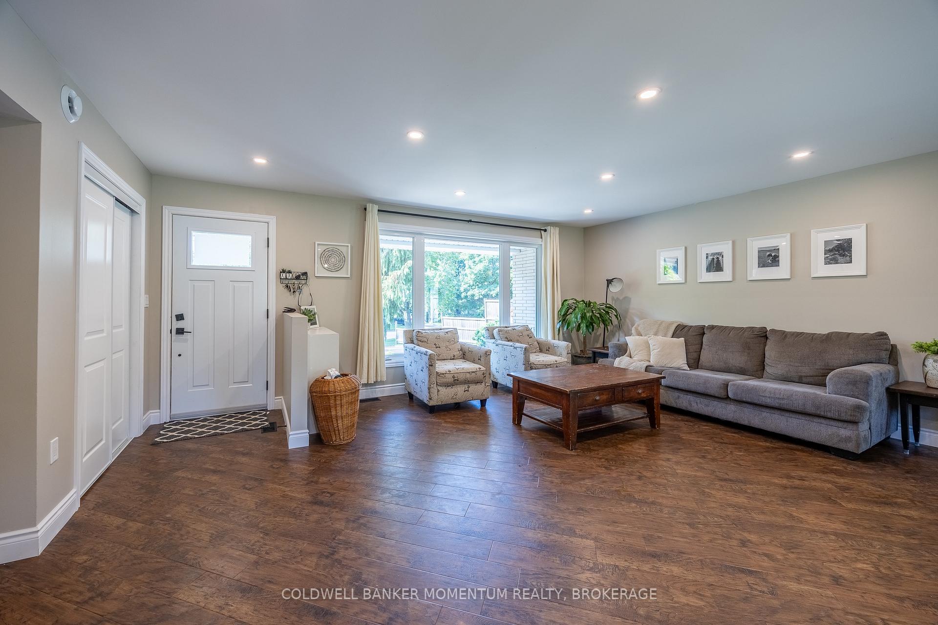 Photo 9 of 30 Ashton Drive, Norfolk, Simcoe — HOMEH