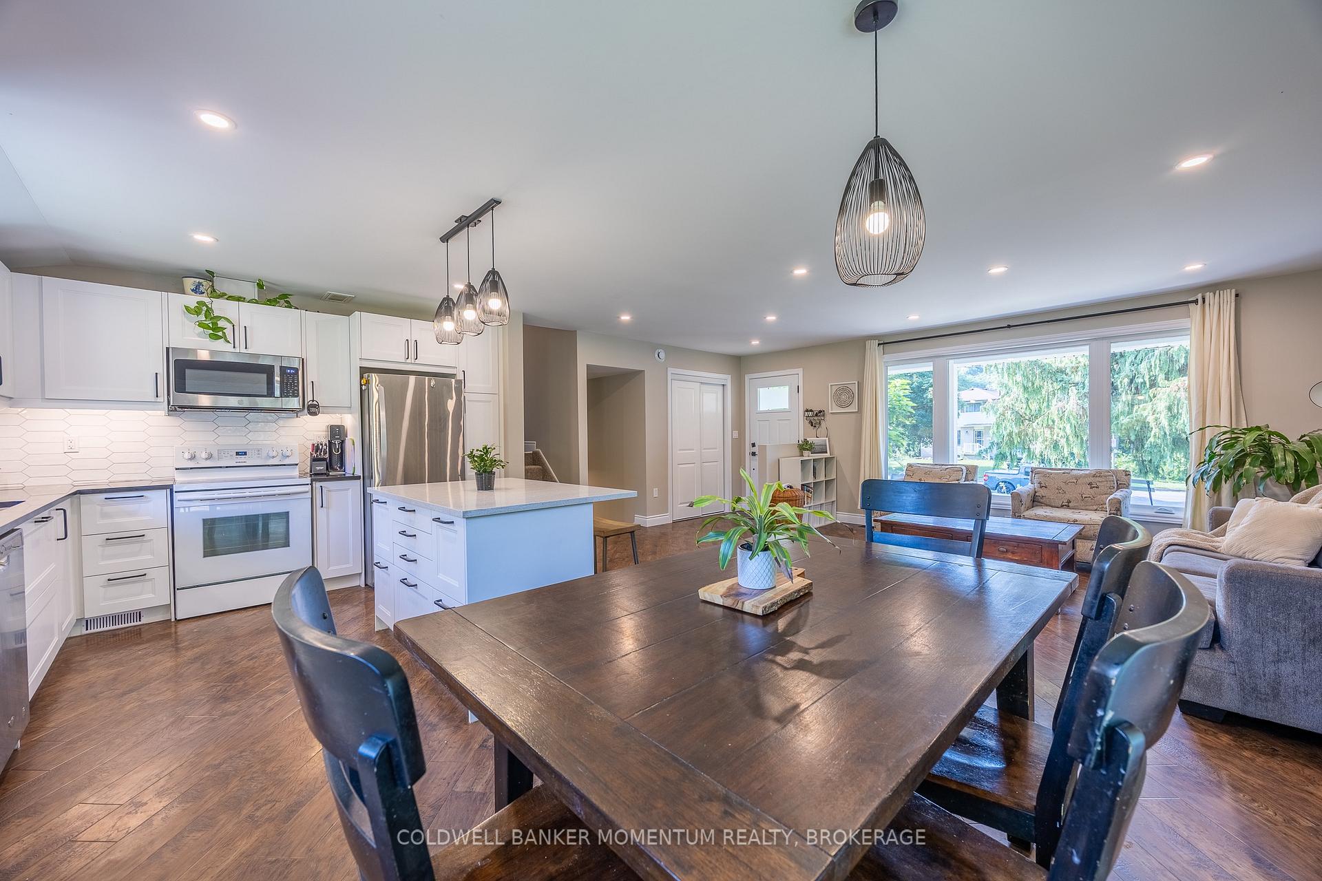 Photo 11 of 30 Ashton Drive, Norfolk, Simcoe — HOMEH