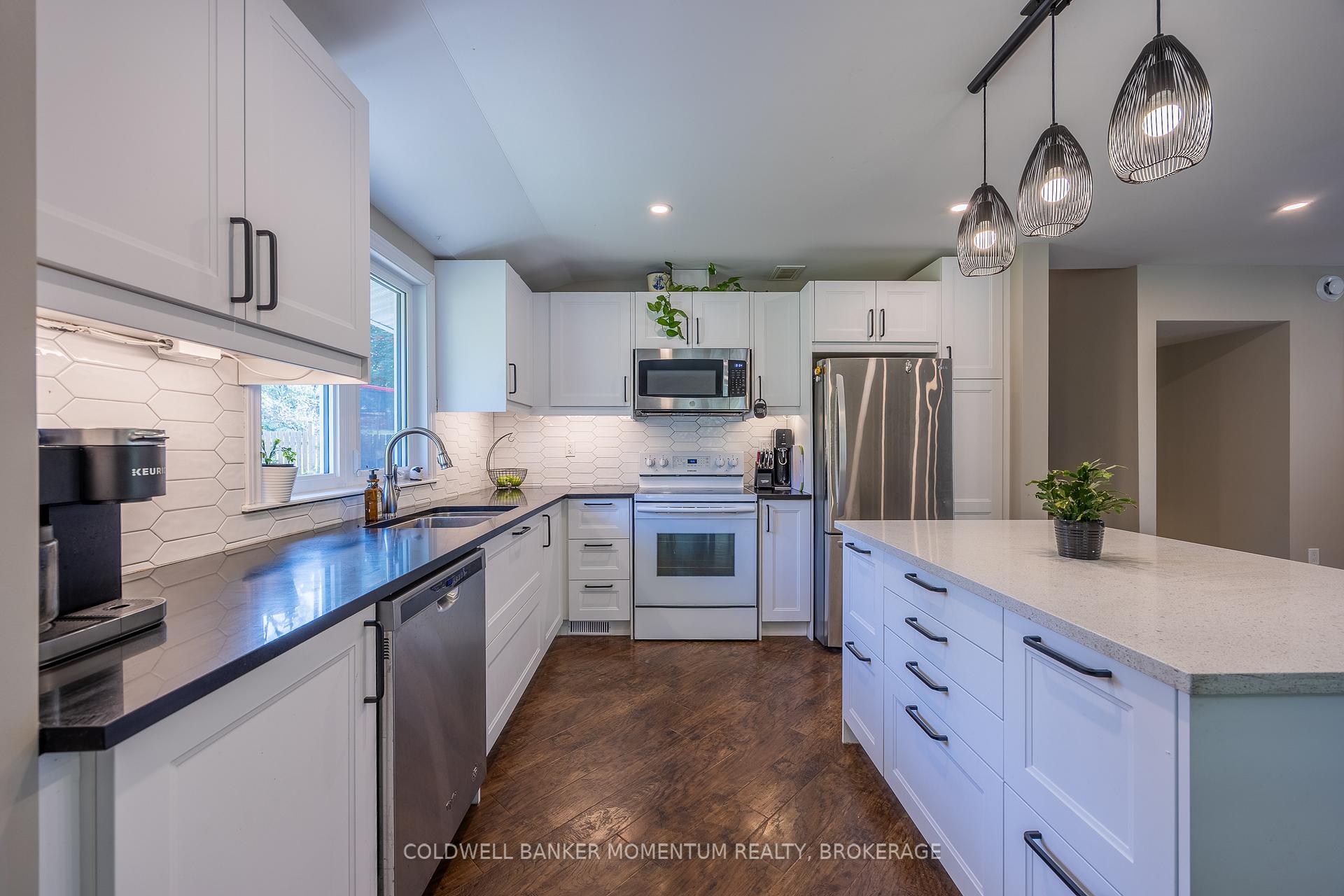 Photo 12 of 30 Ashton Drive, Norfolk, Simcoe — HOMEH