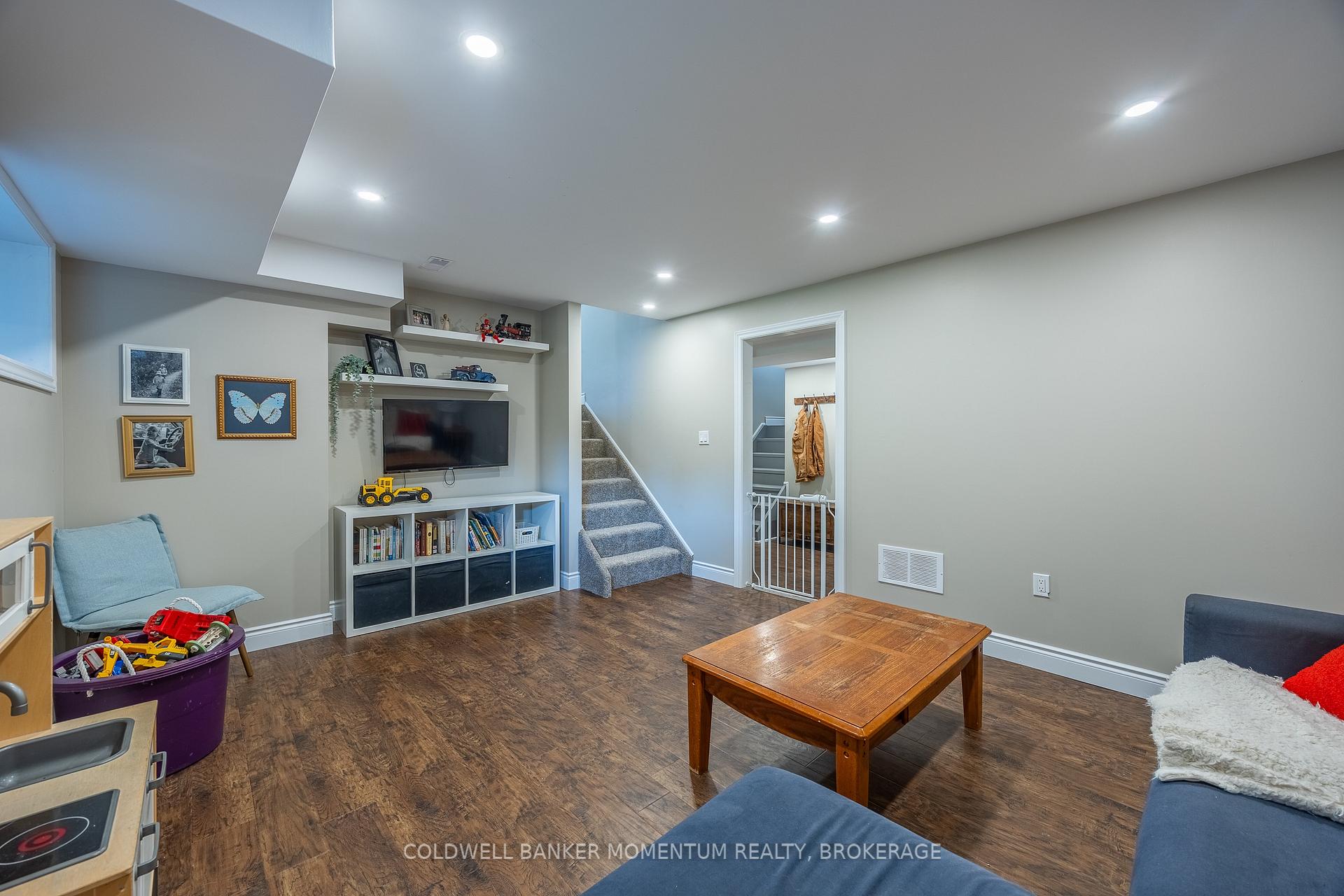 Photo 24 of 30 Ashton Drive, Norfolk, Simcoe — HOMEH