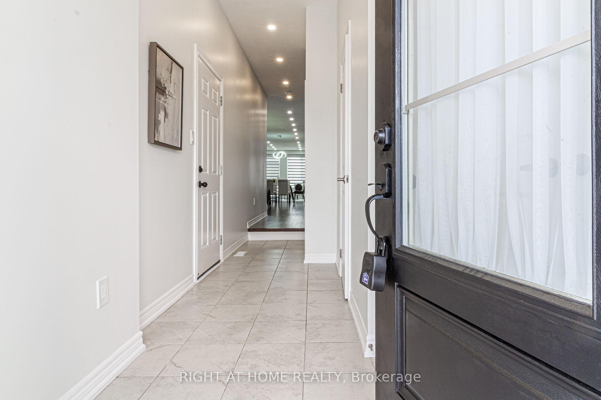 Photo 3 of 1406 Farmstead Drive, Milton, Ford — HOMEH