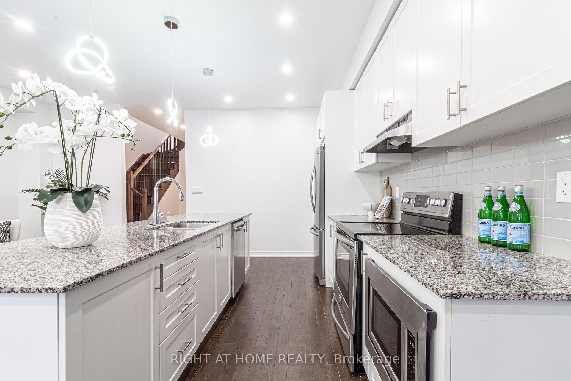 Photo 9 of 1406 Farmstead Drive, Milton, Ford — HOMEH