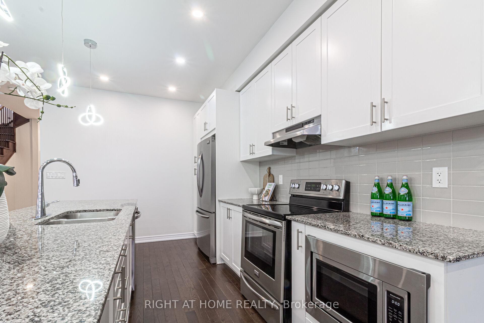 Photo 12 of 1406 Farmstead Drive, Milton, Ford — HOMEH