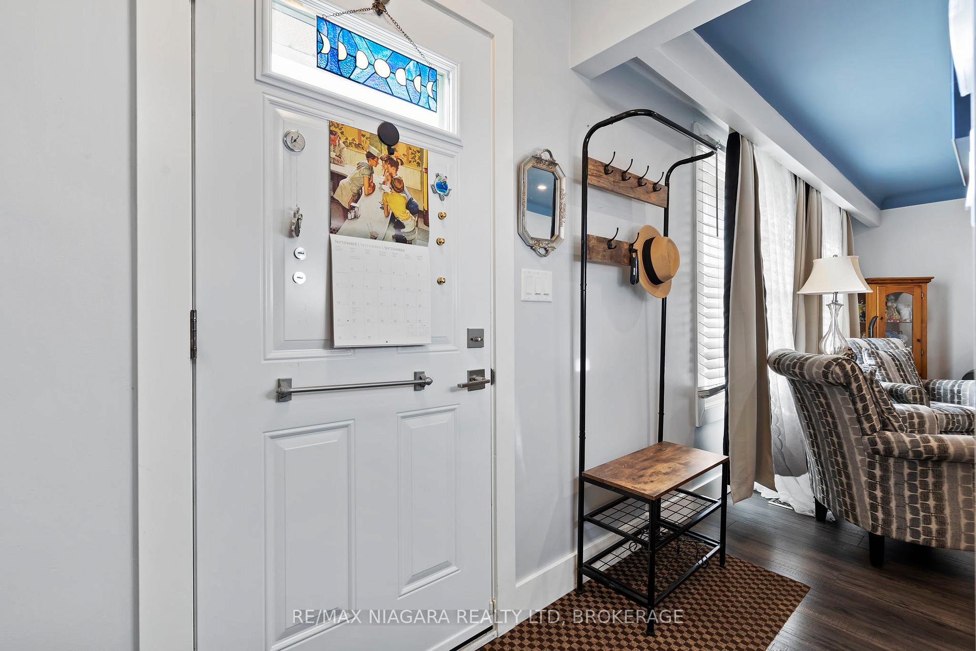 Photo 4 of 4982 Epsom Court, Niagara Falls, Ascot — HOMEH
