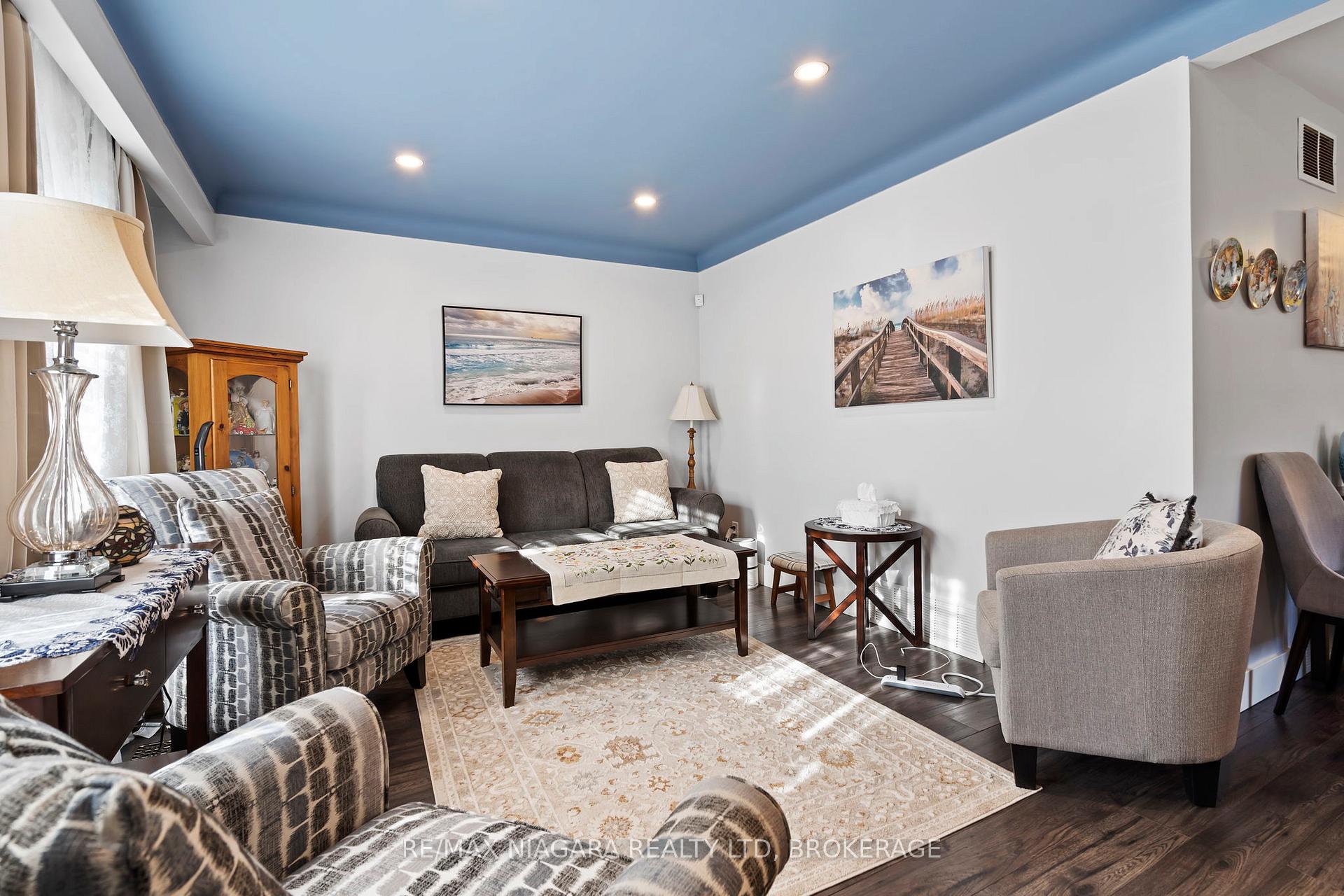 Photo 5 of 4982 Epsom Court, Niagara Falls, Ascot — HOMEH