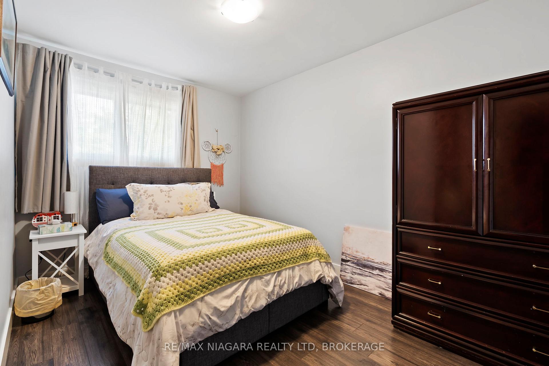 Photo 9 of 4982 Epsom Court, Niagara Falls, Ascot — HOMEH
