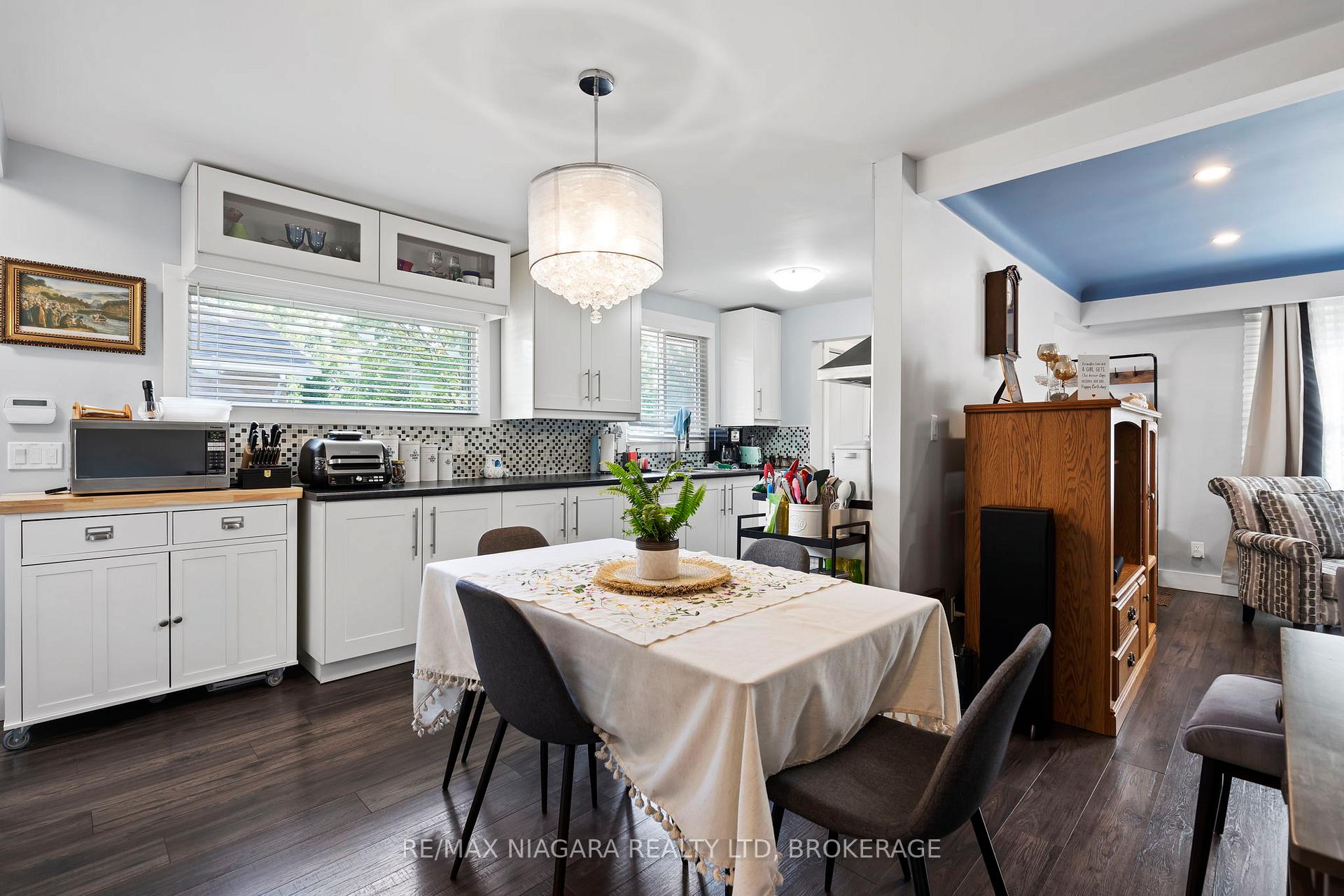 Photo 12 of 4982 Epsom Court, Niagara Falls, Ascot — HOMEH
