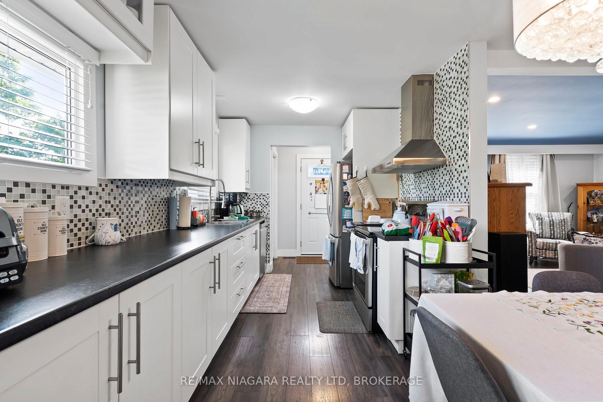 Photo 14 of 4982 Epsom Court, Niagara Falls, Ascot — HOMEH
