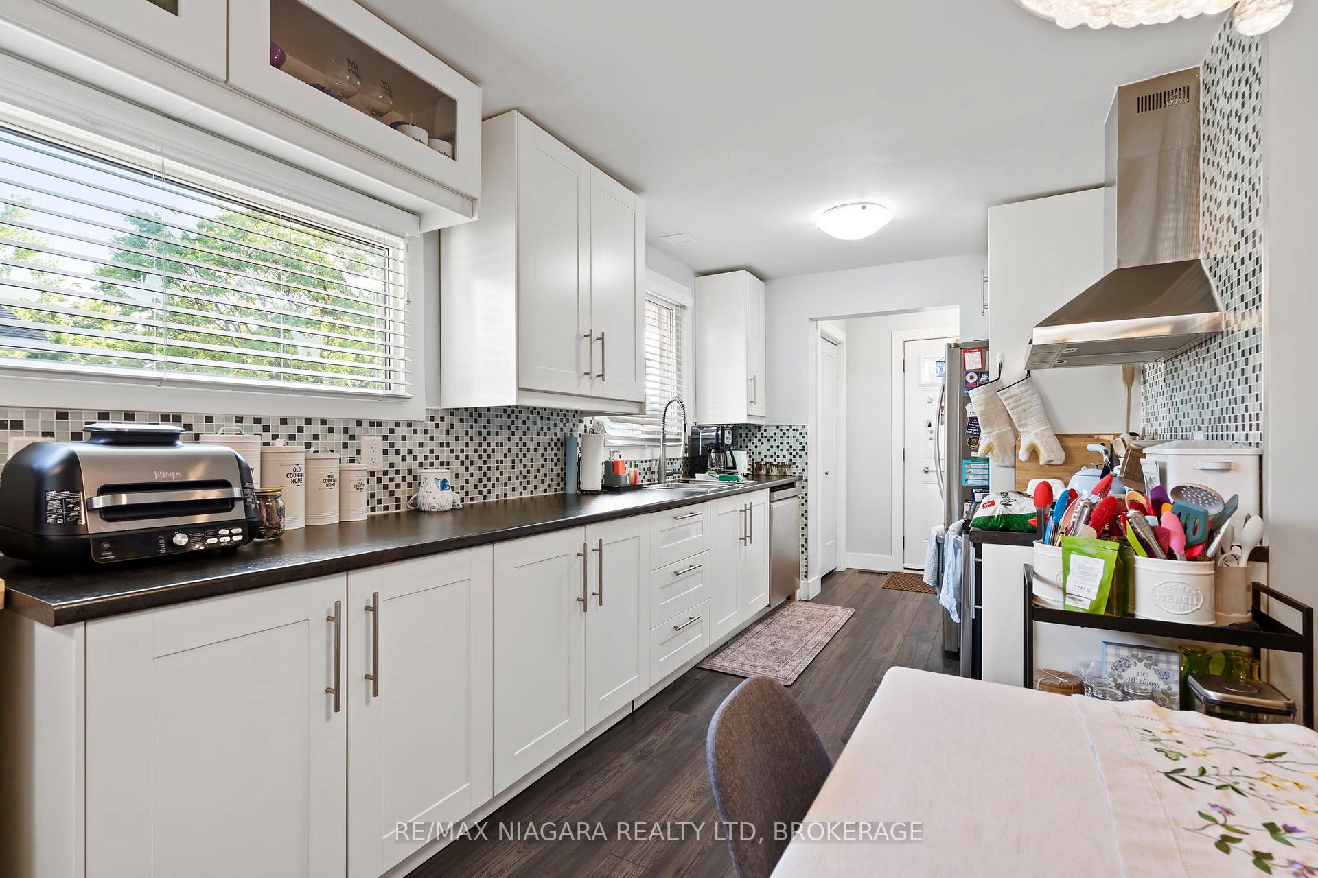 Photo 15 of 4982 Epsom Court, Niagara Falls, Ascot — HOMEH