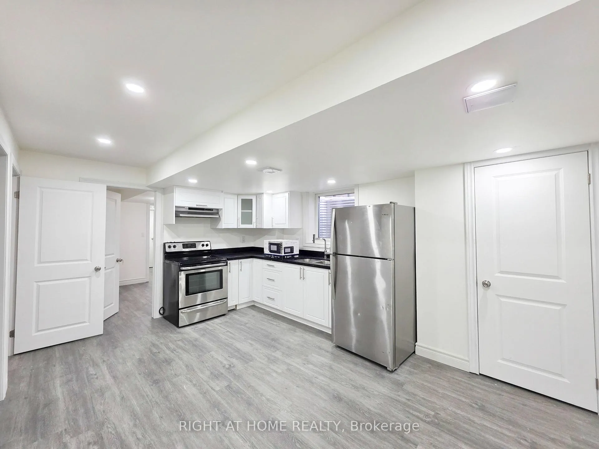 Photo 1 of Unit Lower, 948 Broadway Boulevard, Peterborough, Northcrest Ward 5 — HOMEH