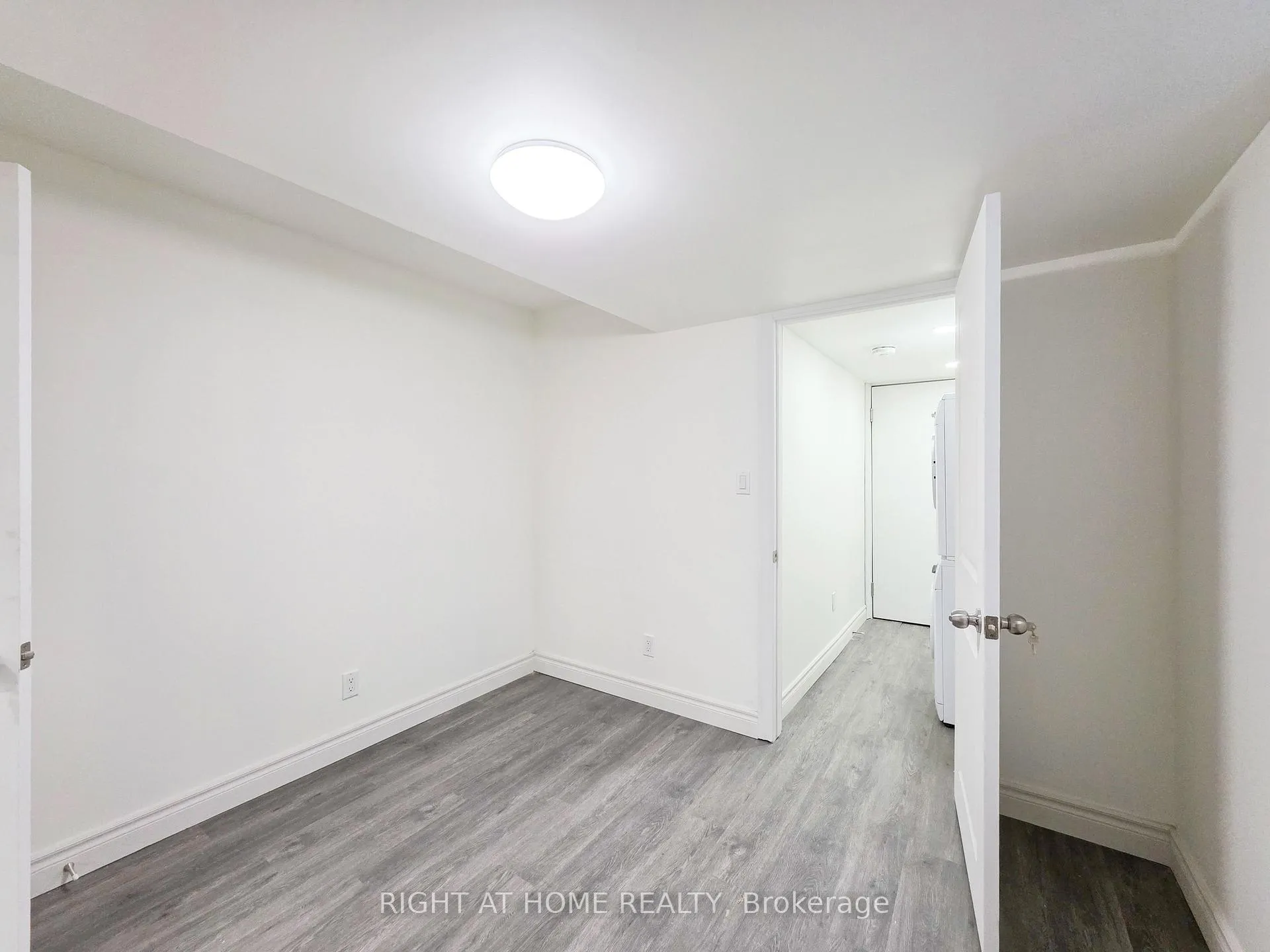 Photo 10 of Unit Lower, 948 Broadway Boulevard, Peterborough, Northcrest Ward 5 — HOMEH