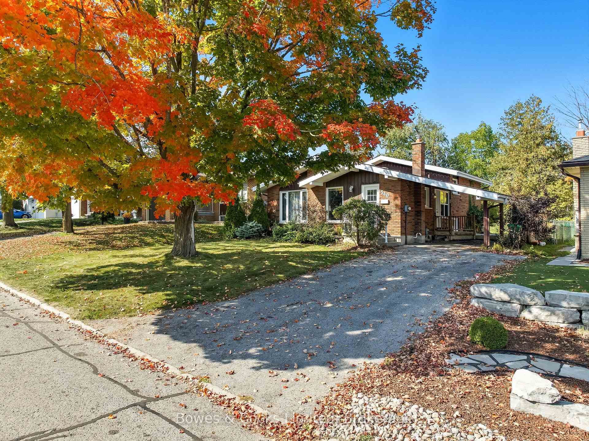 Photo 3 of 540 Montcalm Drive, Peterborough, Northcrest Ward 5 — HOMEH