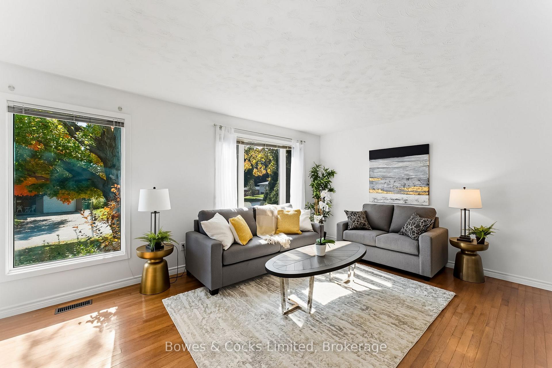 Photo 6 of 540 Montcalm Drive, Peterborough, Northcrest Ward 5 — HOMEH