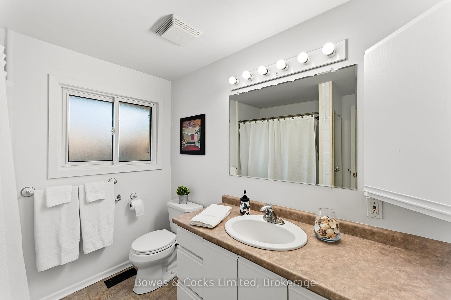Photo 22 of 540 Montcalm Drive, Peterborough, Northcrest Ward 5 — HOMEH