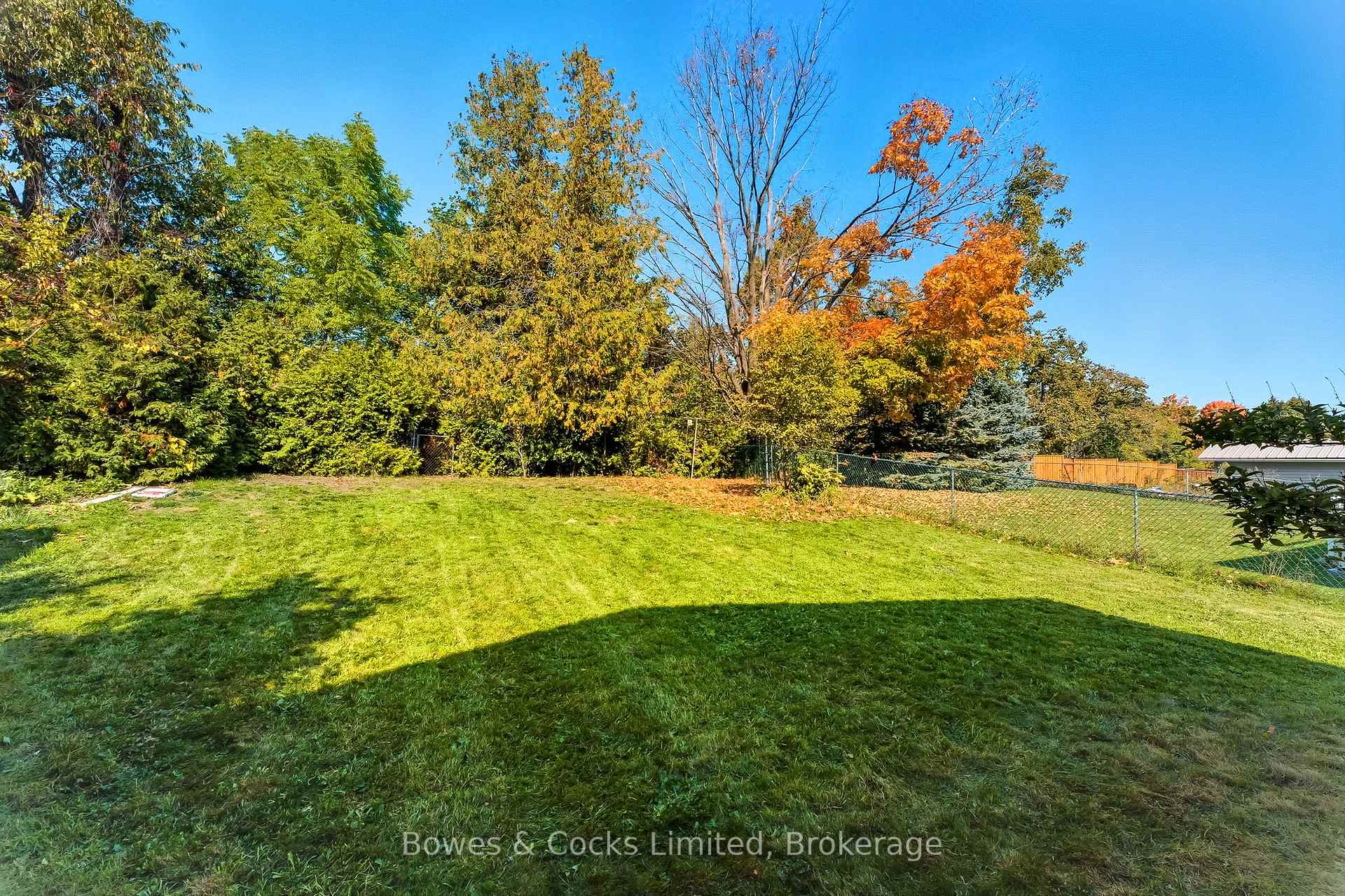 Photo 40 of 540 Montcalm Drive, Peterborough, Northcrest Ward 5 — HOMEH