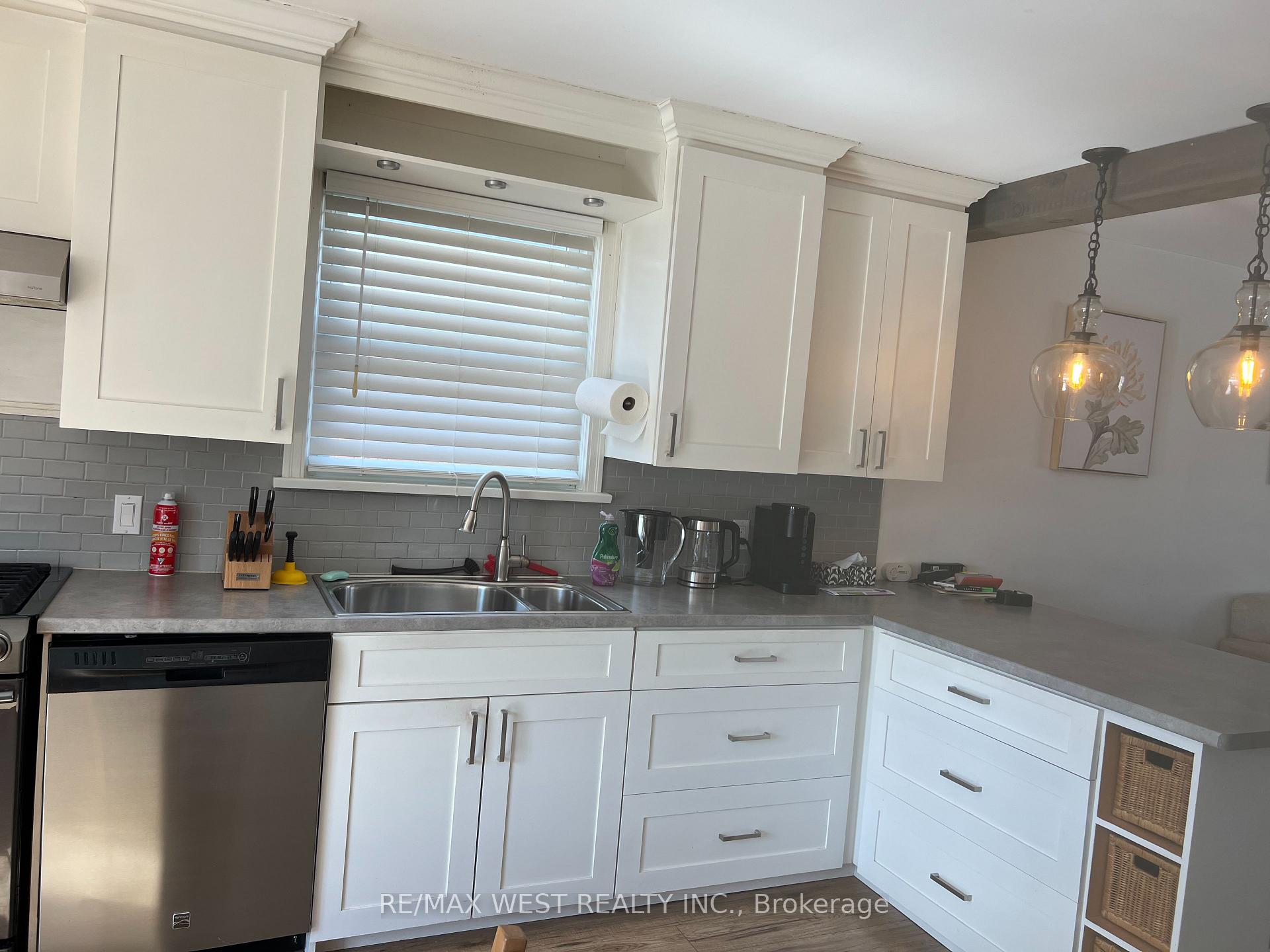 Photo 13 of 6310 Corwin Crescent, Niagara Falls, Dorchester — HOMEH