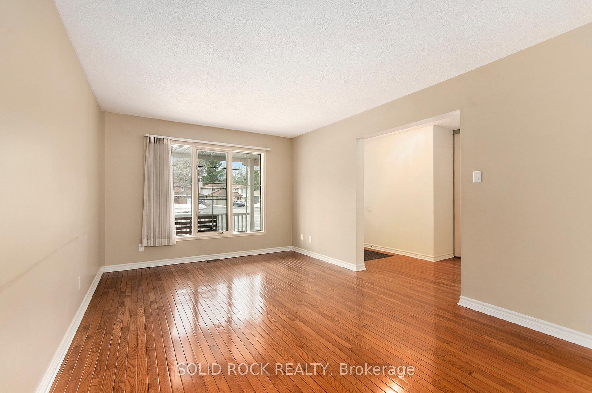 Photo 5 of 1713 Silver Bark Avenue, Ottawa, Orleans/Sunridge — HOMEH