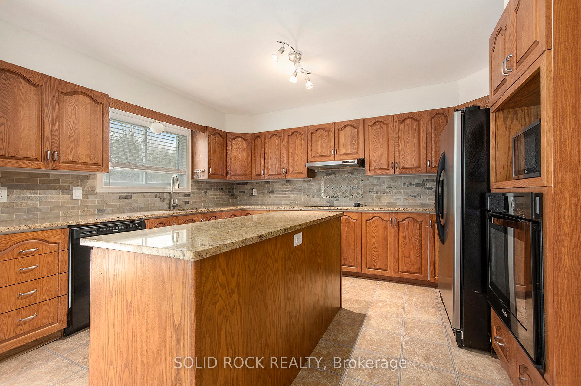 Photo 14 of 1713 Silver Bark Avenue, Ottawa, Orleans/Sunridge — HOMEH