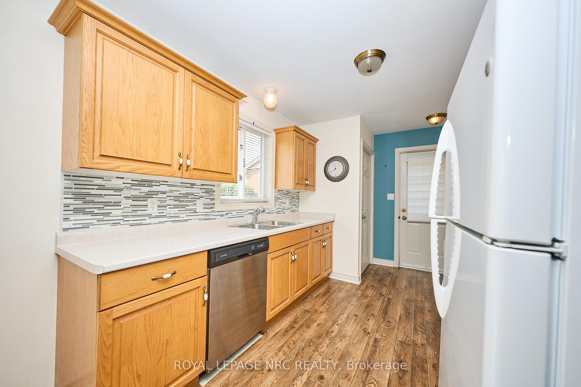 Photo 12 of 7140 Ann Street, Niagara Falls, Arad/Fallsview — HOMEH