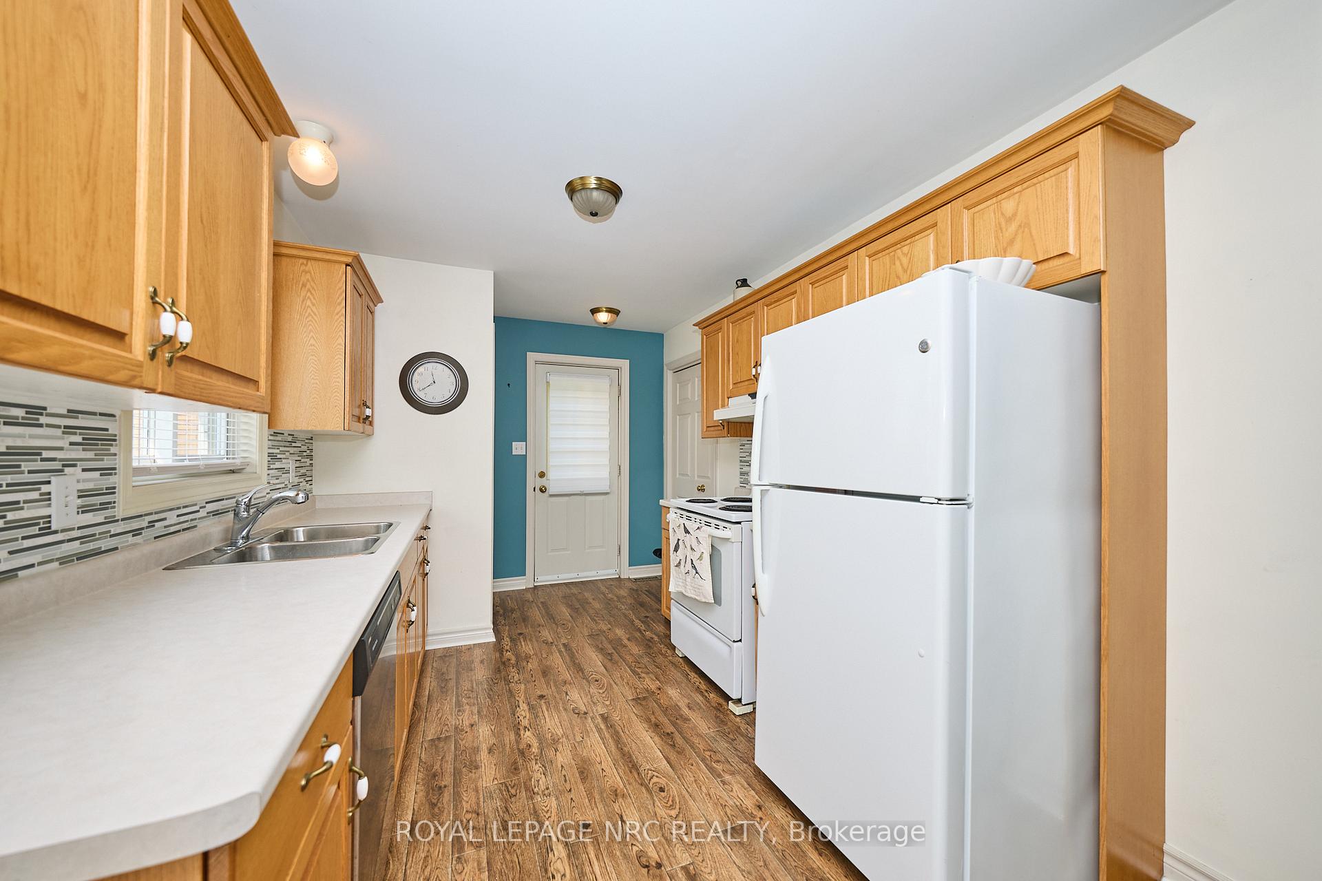 Photo 13 of 7140 Ann Street, Niagara Falls, Arad/Fallsview — HOMEH