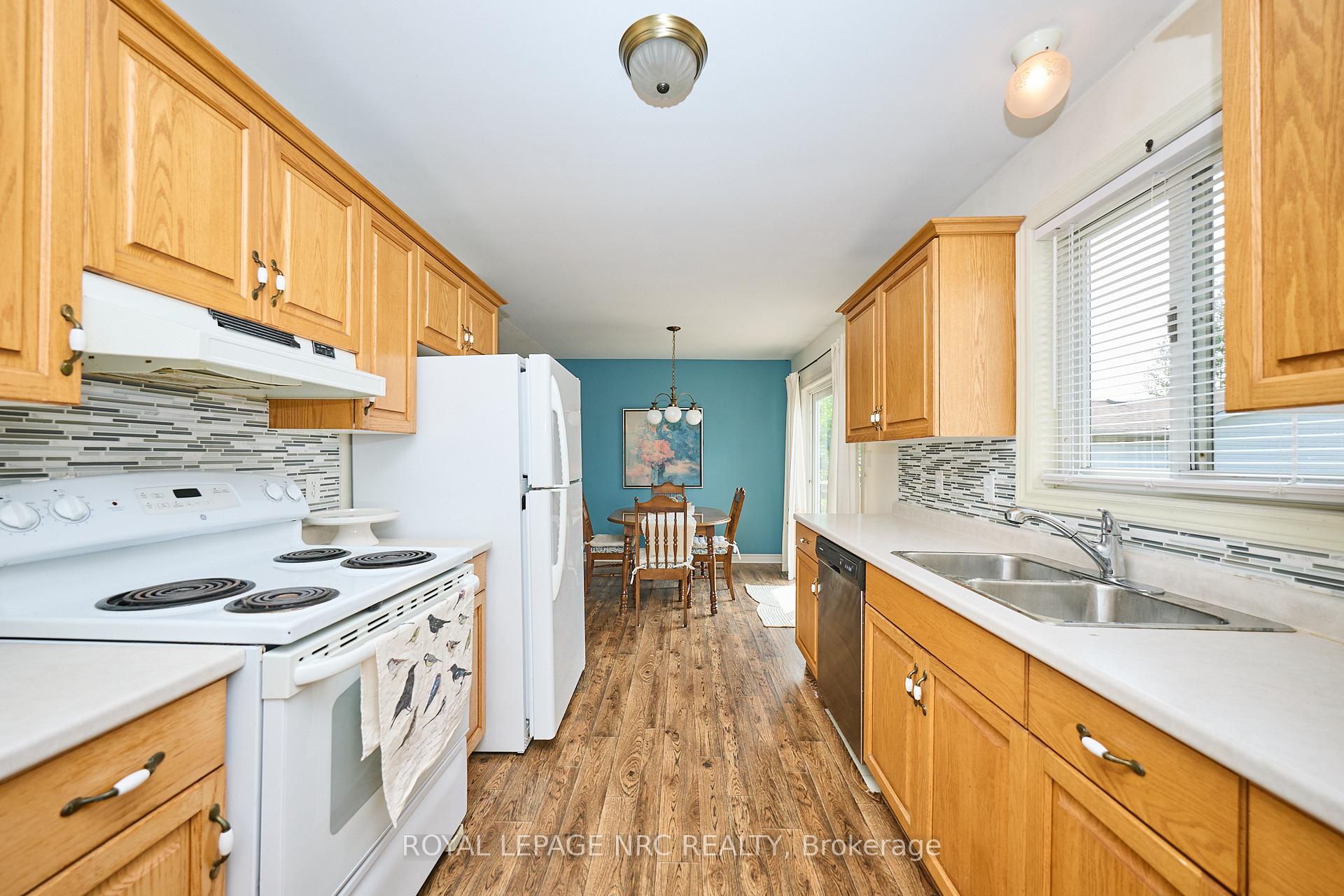 Photo 14 of 7140 Ann Street, Niagara Falls, Arad/Fallsview — HOMEH