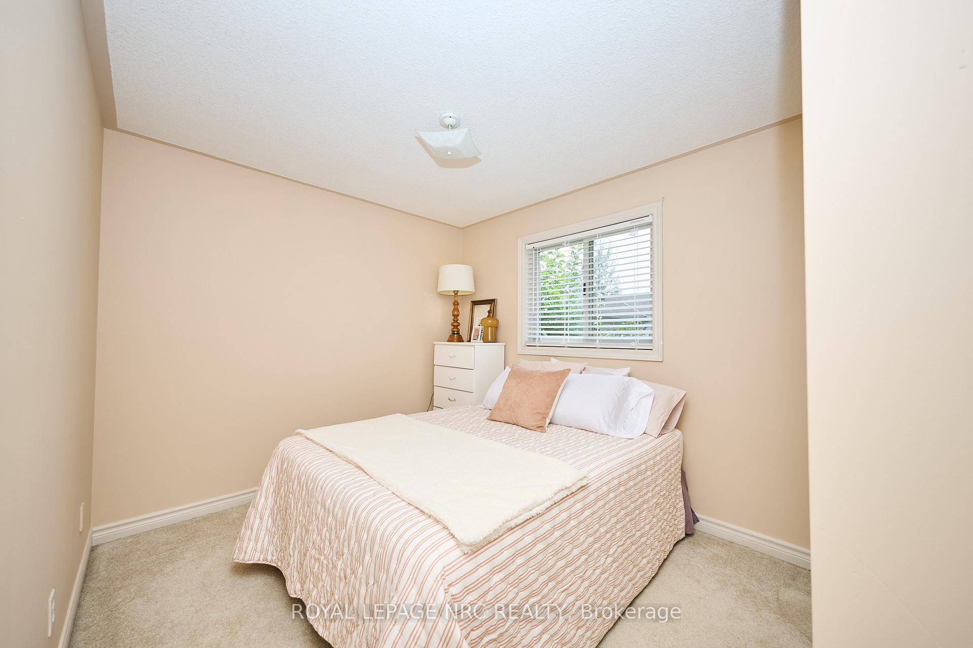 Photo 18 of 7140 Ann Street, Niagara Falls, Arad/Fallsview — HOMEH