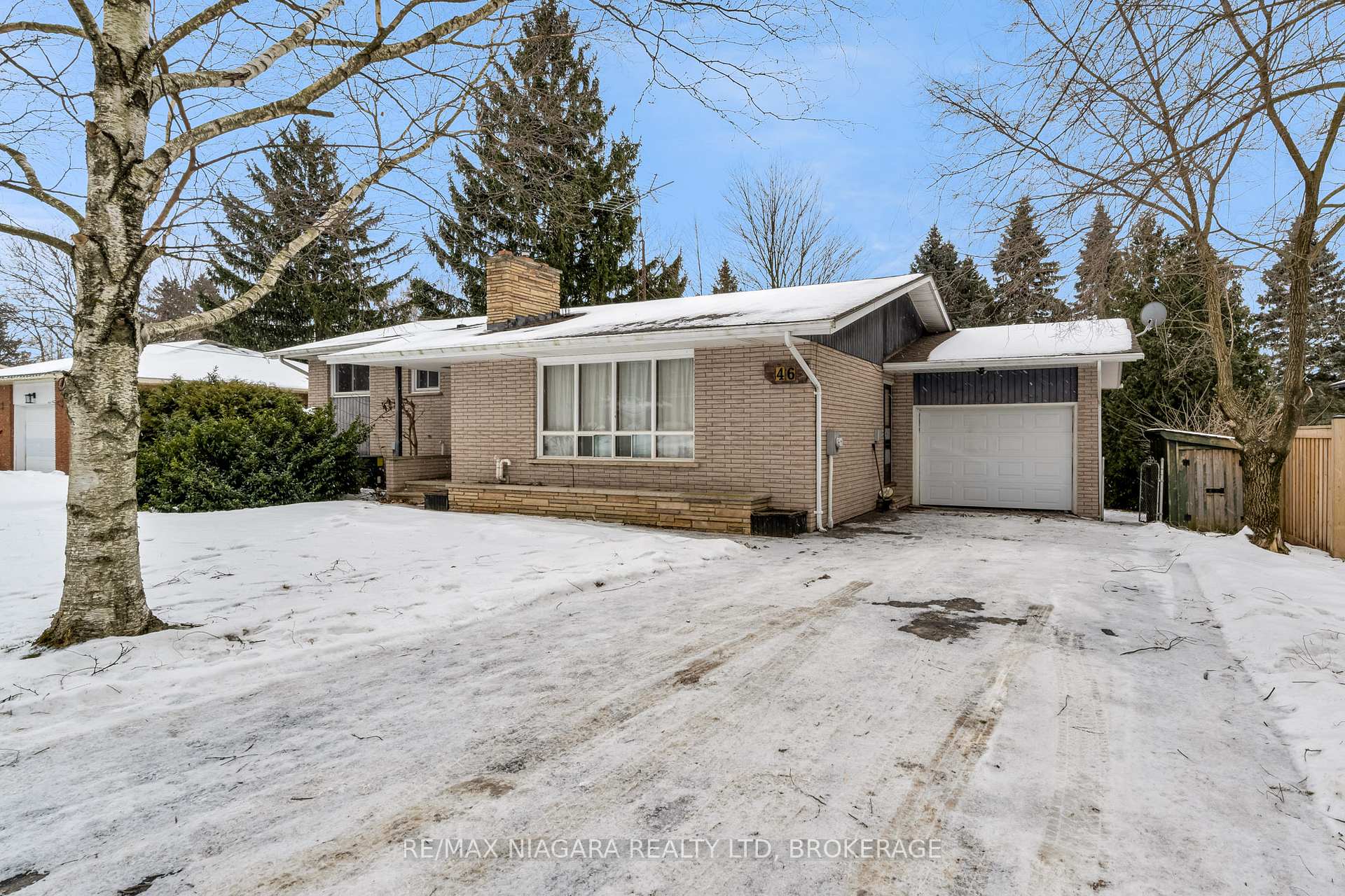 Photo 2 of 46 Pancake Lane, Pelham, Fonthill — HOMEH