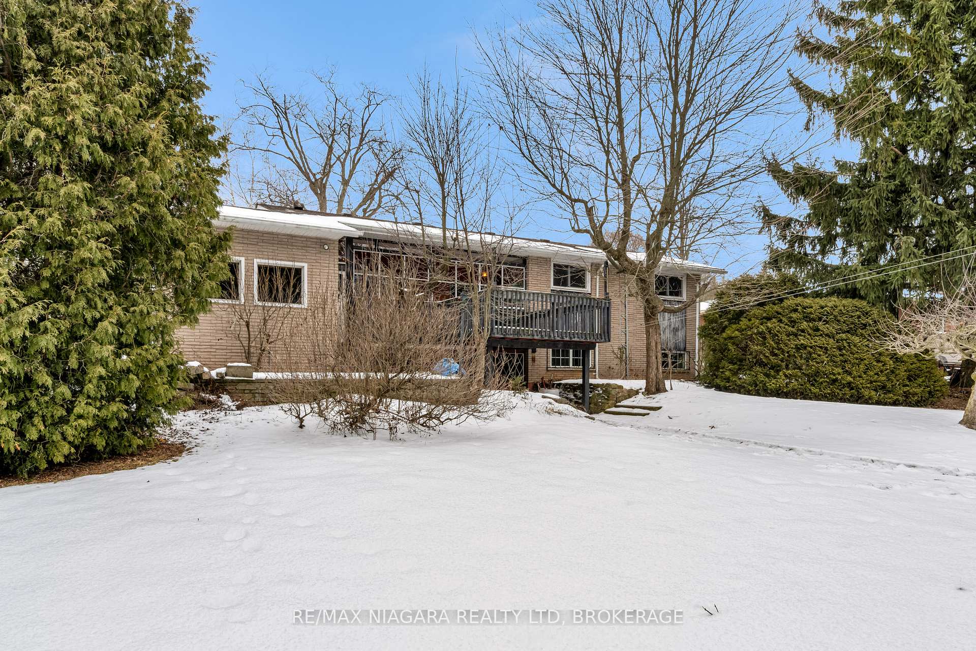 Photo 3 of 46 Pancake Lane, Pelham, Fonthill — HOMEH