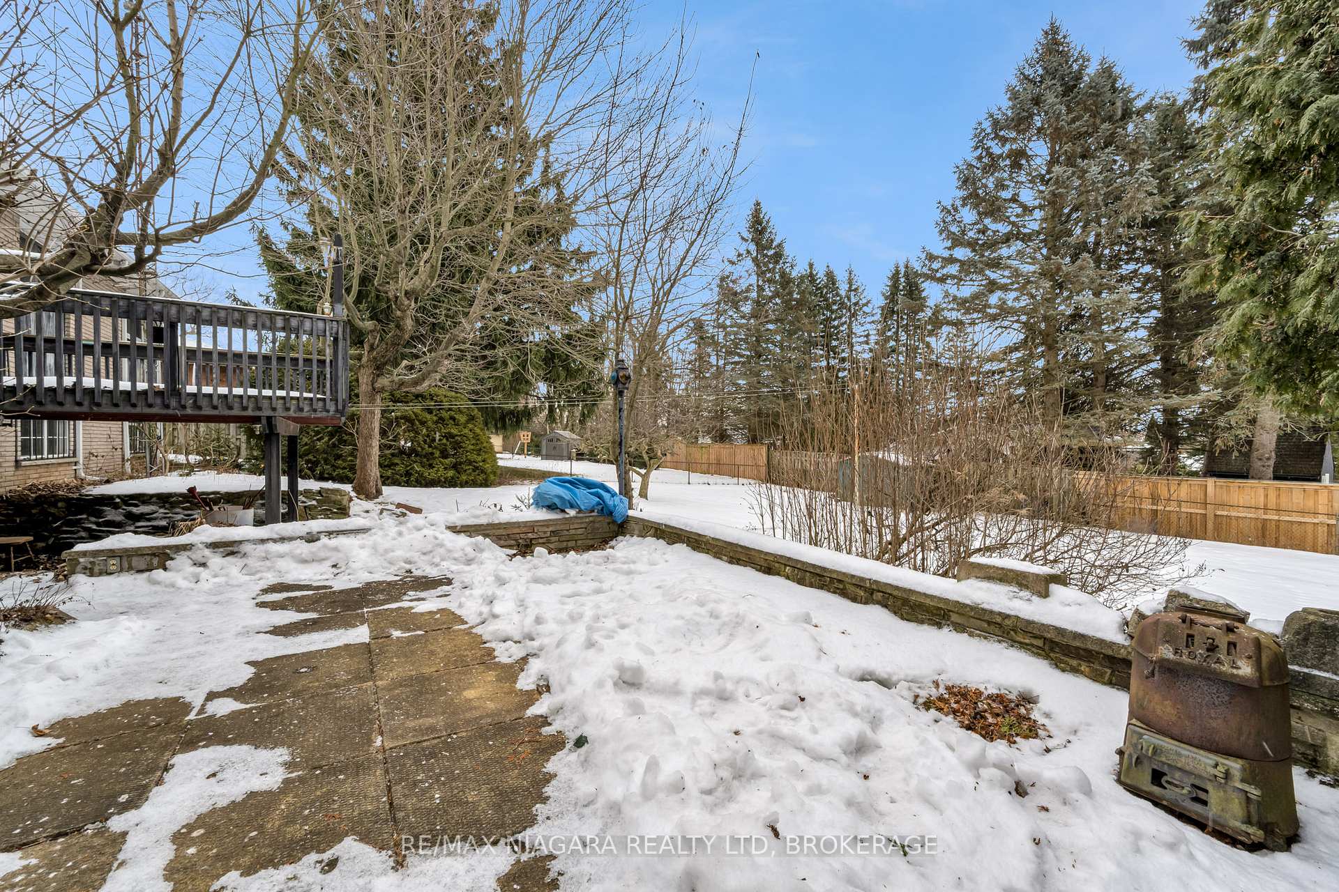 Photo 5 of 46 Pancake Lane, Pelham, Fonthill — HOMEH