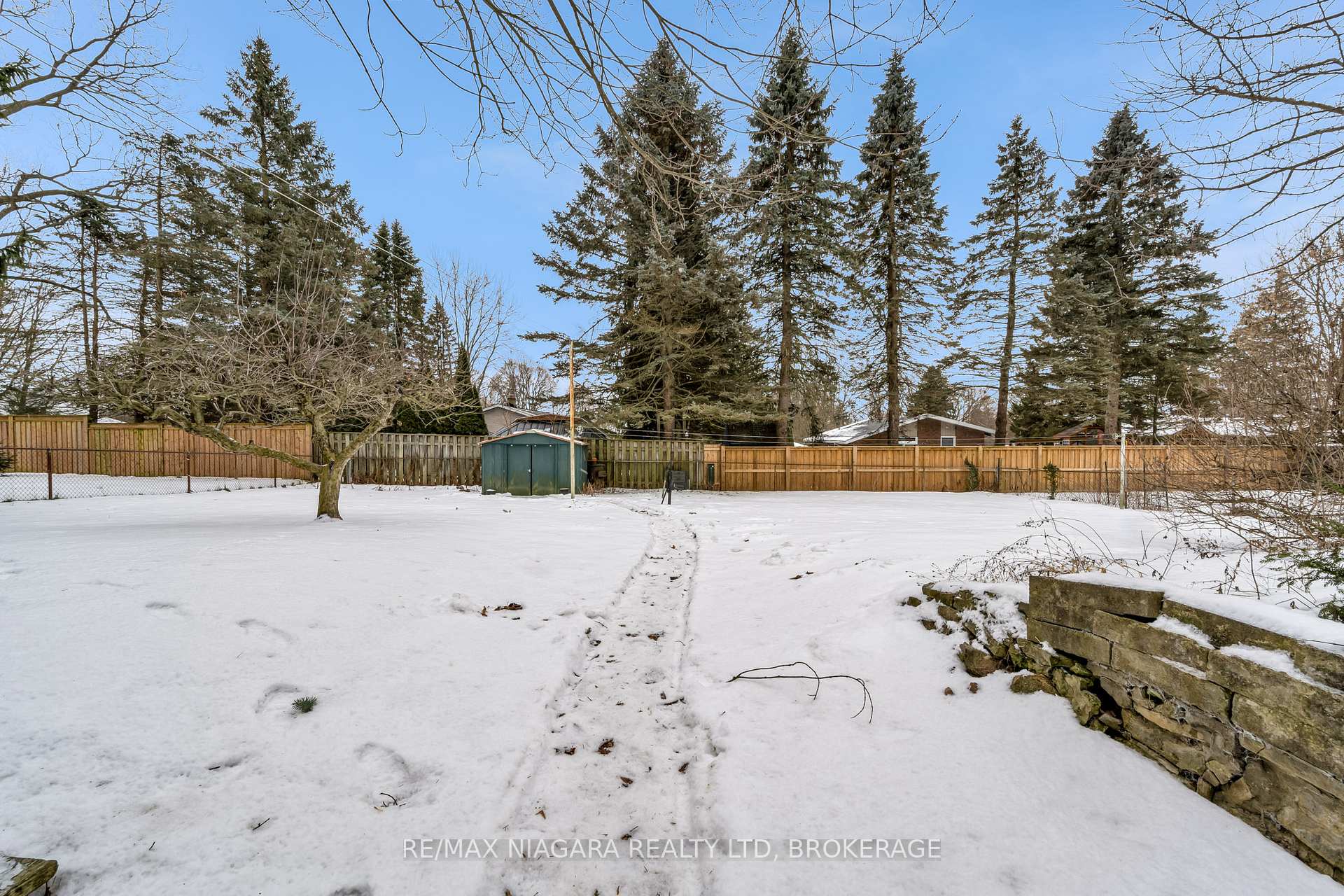 Photo 6 of 46 Pancake Lane, Pelham, Fonthill — HOMEH